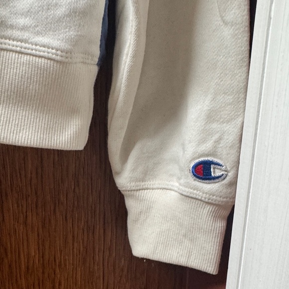 Champion Women's Half-Zip Sweatshirt in Blue and Cream - Picture 3 of 6